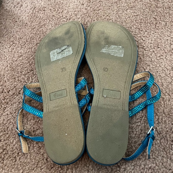 Sandals - Picture 3 of 3